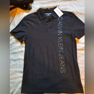 Size small mens Calvin Klein shirt